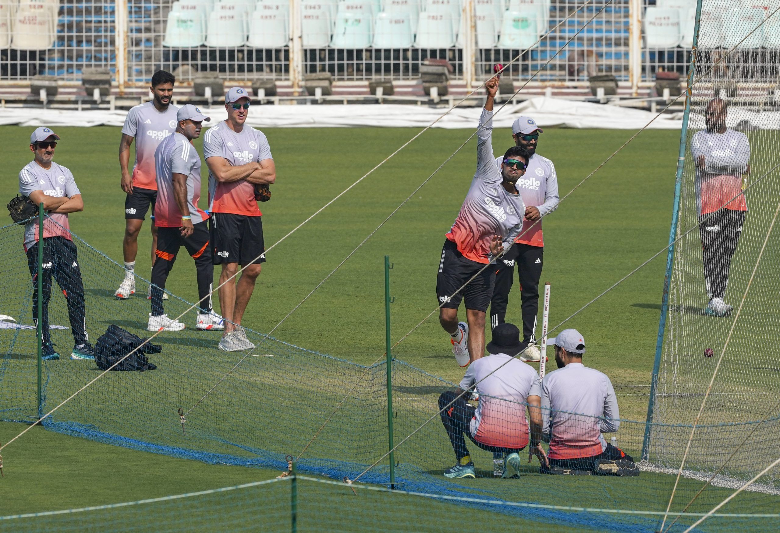 ഏകദിന പരമ്പര നവംബർ 30ന് ആരംഭിക്കും. ഡിസംബർ 3, ഡിസംബർ 6 എന്നീ തീയതികളിലും ഏകദിന മത്സരങ്ങളുണ്ട്. ഇതിന് ശേഷം ഡിസംബർ 9ന് ടി20 പരമ്പരയ്ക്ക് തുടക്കമാവും. ഡിസംബർ 11, 14, 17, 19 തീയതികളിലാണ് പരമ്പരയിലെ മറ്റ് ടി20 മത്സരങ്ങൾ നടക്കുക. 
