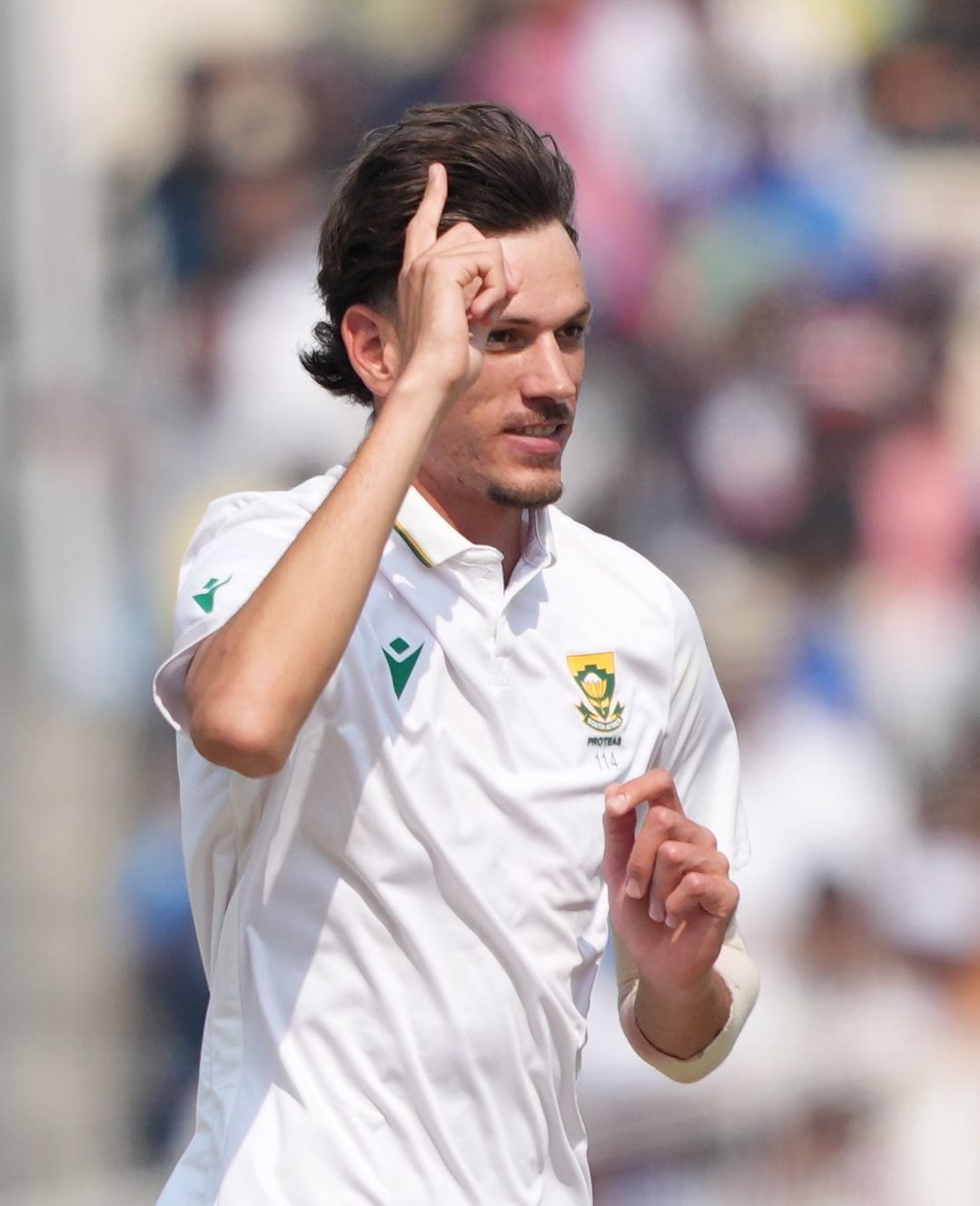 ആദ്യ ടെസ്റ്റിൽ നാണംകെട്ട തോൽവിയാണ് ഇന്ത്യ വഴങ്ങിയത്. ഒന്നാം ഇന്നിംഗ്സിൽ ദക്ഷിണാഫ്രിക്കയെ 159 റൺസിന് പുറത്താക്കാൻ ഇന്ത്യക്ക് സാധിച്ചു. എന്നാൽ, ഇന്ത്യ ഒന്നാം ഇന്നിംഗ്സിൽ 189 റൺസിന് മുട്ടുമടക്കി. സൈമൺ ഹാർമർ നാലും മാർക്കോ യാൻസൻ മൂന്നും വിക്കറ്റ് വീഴ്ത്തി.
