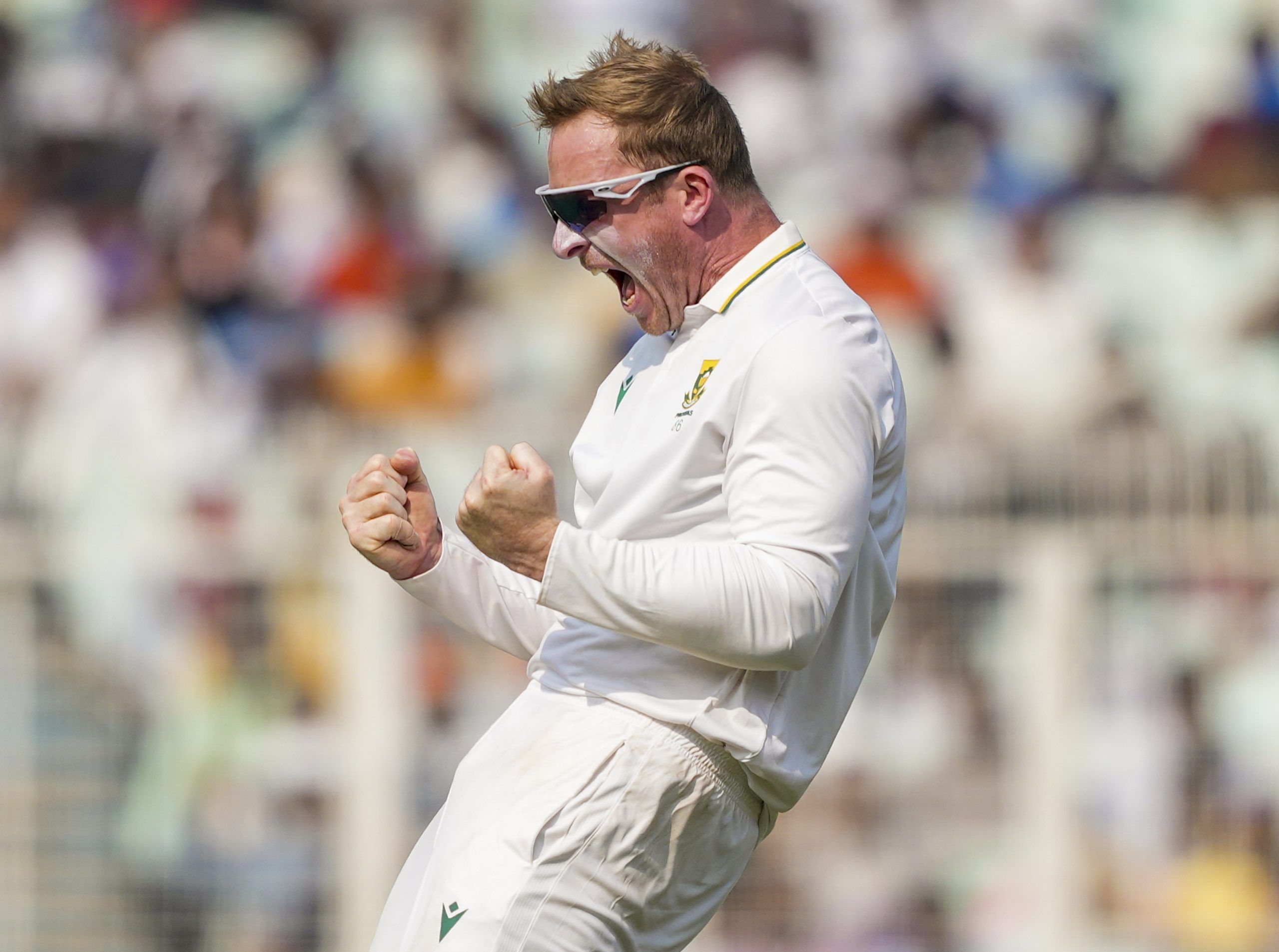 ആദ്യ ടെസ്റ്റിലെ താരമായ സൈമൺ ഹാർമറിനും രണ്ടാം ഇന്നിംഗ്സിൽ ഇന്ത്യൻ ടോപ്പ് ഓർഡറിനെ തകർത്തെറിഞ്ഞ മാർക്കോ യാൻസനുമാണ് പരിക്കേറ്റിരിക്കുന്നത്. ഹാർമറിൻ്റെ തോളിന് പരിക്കേറ്റപ്പോൾ മാർക്കോ യാൻസനും ചെറിയ പരിക്കുണ്ട്. ഇരുവരും ആശുപത്രിയിൽ പരിശോധന നടത്തി.
