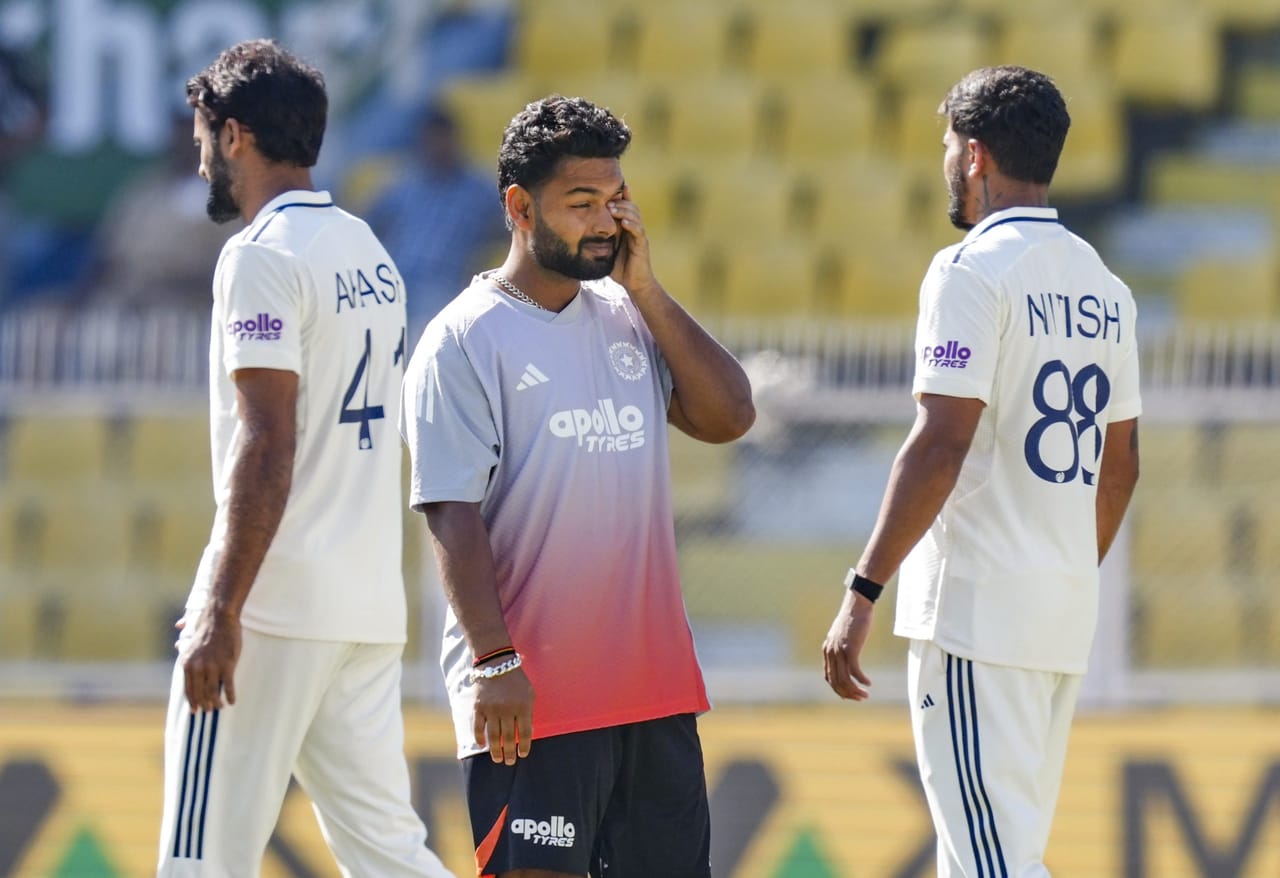 അടുത്ത വർഷം ഓഗസ്റ്റിലാണ് ഇന്ത്യക്കിനി ടെസ്റ്റ് മത്സരമുള്ളത്. ശ്രീലങ്കക്കെതിരെ രണ്ട് എവേ ടെസ്റ്റുകളും ഒക്ടോബർ നവംബർ മാസങ്ങളിൽ ന്യൂസീലൻഡിനെതിരെ വീണ്ടും രണ്ട് എവേ ടെസ്റ്റുകളും ഇന്ത്യ കളിക്കും. 2027 ജനുവരിയിൽ ഓസ്ട്രേലിയക്കെതിരെയാണ് ഇനി ഹോം ടെസ്റ്റ്.