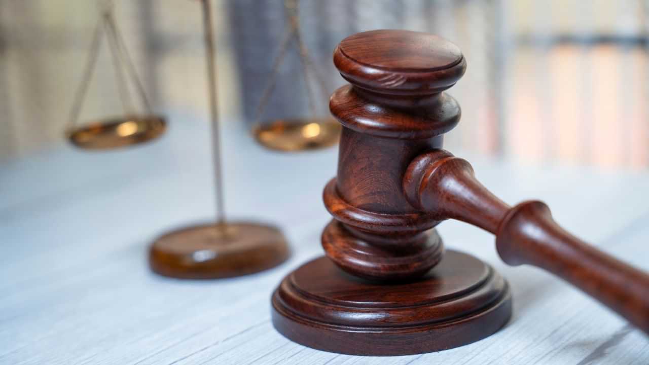 Pathanapuram UAPA Case: മകനെ ഐഎസിൽ ചേരാൻ പ്രേരിപ്പിച്ചു; അമ്മയ്ക്കും രണ്ടാം ഭർത്താവിനുമെതിരെ യുഎപിഎ