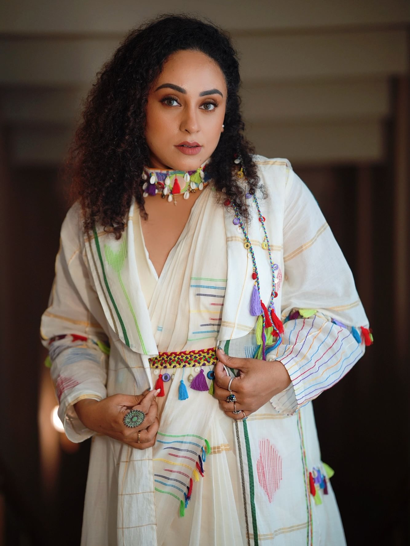 മൂന്നാം സീസണിലെ മത്സരാർത്ഥിയായ നടൻ മണിക്കുട്ടന് പ്രതിദിനം ഏകദേശം 45,000 രൂപ പ്രതിഫലമായി ലഭിച്ചിരുന്നു എന്നാണ് റിപ്പോർട്ട്.  നാലാം സീസണിൽ നടി സുചിത്ര നായരും ഒരു ദിവസം 50000 രൂപ പ്രതിഫലമായി കൈപ്പറ്റിയിരുന്നു.
