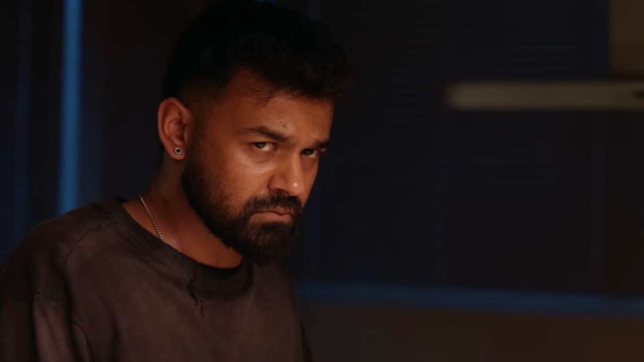 Dies Irae: ആ അച്ഛന്റെ മകനല്ലേ, പിന്നെ എങ്ങനെയിത് സംഭവിക്കാതിരിക്കും? ഡീയസ് ഈറെയില്‍ പ്രണവ് തീയാണ്‌