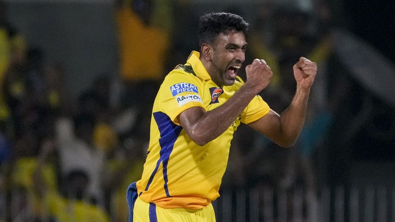 പരിക്കില്‍ നിന്ന് മുക്തനാകാനുള്ള ശ്രമത്തിലാണ് താരം. ക്ലബിന്റെ ഭാഗമായതു മുതല്‍ താരങ്ങള്‍, സ്റ്റാഫുകള്‍ എന്നിവരില്‍ നിന്ന് ഊഷ്മളമായ സ്വീകരണമാണ് ലഭിച്ചത്. എല്ലാവര്‍ക്കും നന്ദി അറിയിക്കുന്നുവെന്നും അശ്വിന്‍ വ്യക്തമാക്കി (Image Credits: PTI)