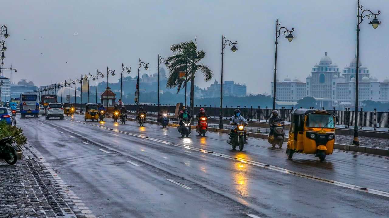 Kerala Rain Alert: പുതിയ ന്യൂനമർദ്ദം! തെക്കൻ കേരളത്തിൽ മ‍ഴ കനക്കും: വിവിധ ജില്ലകളിൽ മുന്നറിയിപ്പ്