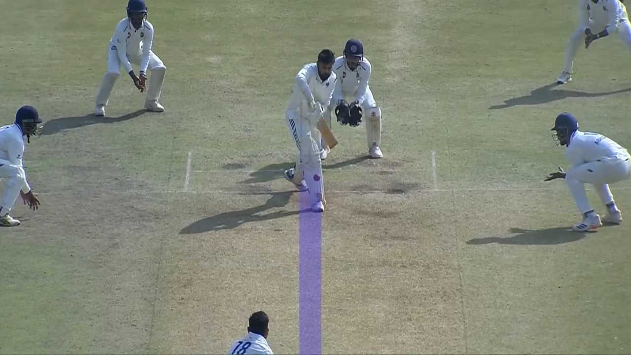 Ranji Trophy: കേരളത്തിന് അവകാശപ്പെട്ട വിജയം തട്ടിത്തെറിപ്പിച്ച് മധ്യപ്രദേശിന്റെ വാലറ്റം, മത്സരം സമനിലയില് Ranji Trophy: കേരളത്തിന് അവകാശപ്പെട്ട വിജയം തട്ടിത്തെറിപ്പിച്ച് മധ്യപ്രദേശിന്റെ വാലറ്റം, മത്സരം സമനിലയില്