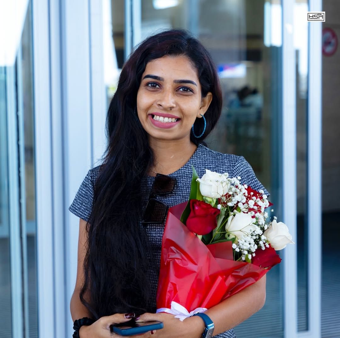 സോഷ്യൽ മീഡിയ ഉപയോക്താക്കൾക്ക് ഏറെ സുപരിചിതയാണ് രേണു സുധി. അന്തരിച്ച നടൻ കൊല്ലം സുധിയുടെ ഭാര്യ എന്ന ലേബലിൽ നിന്ന് സ്വന്തമായി ഒരു സ്ഥാനം നേടാൻ ചുരുങ്ങിയ സമയം കൊണ്ട് രേണുവിന് സാധിച്ചിട്ടുണ്ട്. ബി​ഗ് ബോസ് സീസൺ ഏഴിൽ മത്സരാർത്ഥിയായി എത്തിയ രേണു പിന്നീട് ഷോയിൽ നിന്ന് വാക്കൗട്ട് ചെയ്ത് പുറത്തുപോവുകയായിരുന്നു. (Image Credits: Instagram)