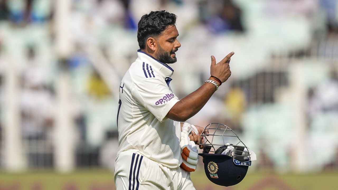 ഗില്‍ ഏകദിനത്തില്‍ കളിച്ചില്ലെങ്കില്‍ രാഹുല്‍ ക്യാപ്റ്റനാകാനാണ് സാധ്യത കൂടുതല്‍. രാഹുല്‍ അല്ലെങ്കില്‍ ഋഷഭ് പന്താണ് മറ്റൊരു ഓപ്ഷന്‍. ടെസ്റ്റ് ടീമിന്റെ വൈസ് ക്യാപ്റ്റന്‍ കൂടിയായ പന്തിനെ ഏകദിനത്തിലും സമാന പരിഗണന നല്‍കാന്‍ സാധ്യതയുണ്ട്  (Image Credits: PTI)