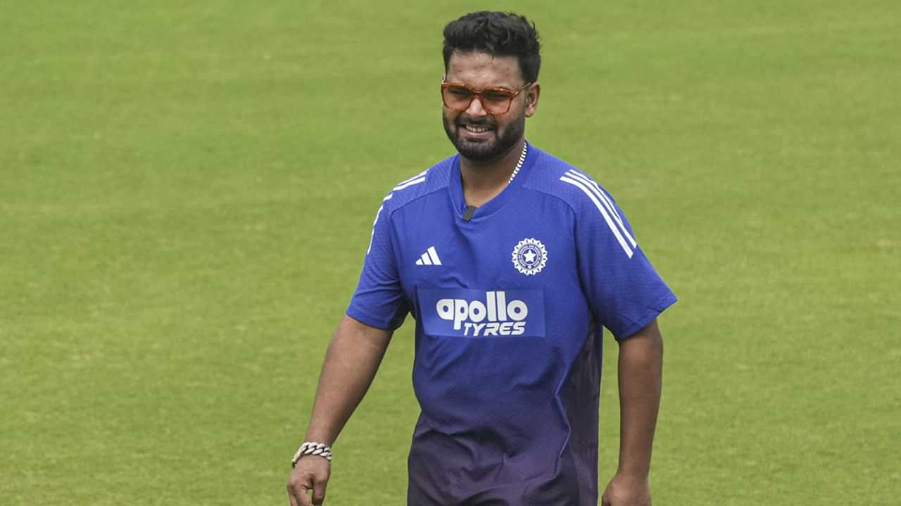 India vs South Africa: ഉപനായകനായി പന്തിന്റെ തിരിച്ചുവരവ്; ദക്ഷിണാഫ്രിക്കയ്ക്കെതിരായ ടെസ്റ്റ് പരമ്പരയ്ക്കുള്ള ഇന്ത്യന് ടീമിനെ പ്രഖ്യാപിച്ചു India vs South Africa: ഉപനായകനായി പന്തിന്റെ തിരിച്ചുവരവ്; ദക്ഷിണാഫ്രിക്കയ്ക്കെതിരായ ടെസ്റ്റ് പരമ്പരയ്ക്കുള്ള ഇന്ത്യന് ടീമിനെ പ്രഖ്യാപിച്ചു