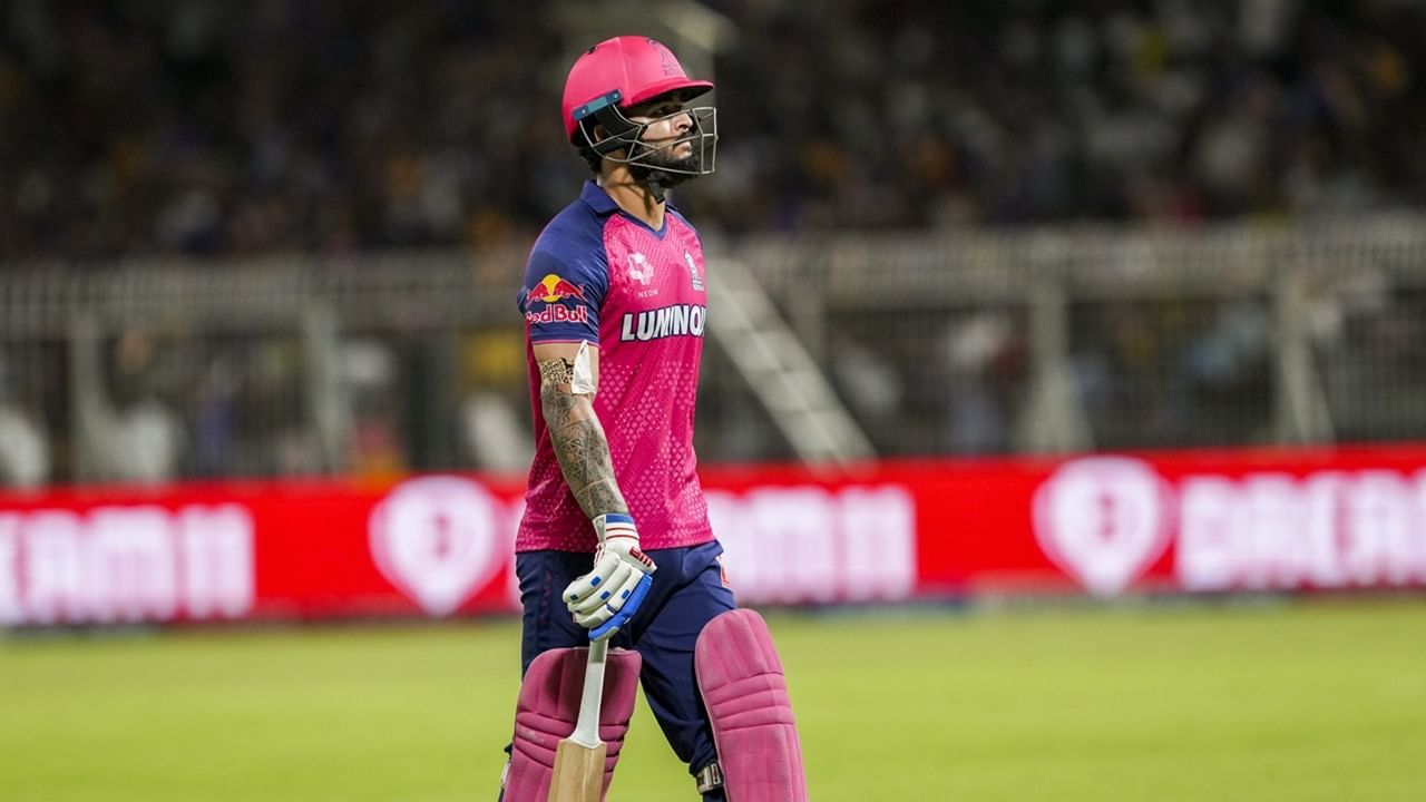 സഞ്ജുവിന് ശേഷം ആരായിരിക്കും റോയല്‍സിന്റെ ക്യാപ്റ്റനാവുക എന്നതാണ് ആരാധകരുടെ ചോദ്യം. സഞ്ജുവിന്റെ അഭാവത്തില്‍ റിയാന്‍ പരാഗ് റോയല്‍സിനെ നയിച്ചിട്ടുണ്ട്. എന്നാല്‍ സഞ്ജുവിന്റെ പിന്‍ഗാമിയായി പരാഗിനെ റോയല്‍സ് ഇപ്പോള്‍ പരിഗണിക്കുന്നില്ലെന്നാണ് അഭ്യൂഹം (Image Credits: PTI)