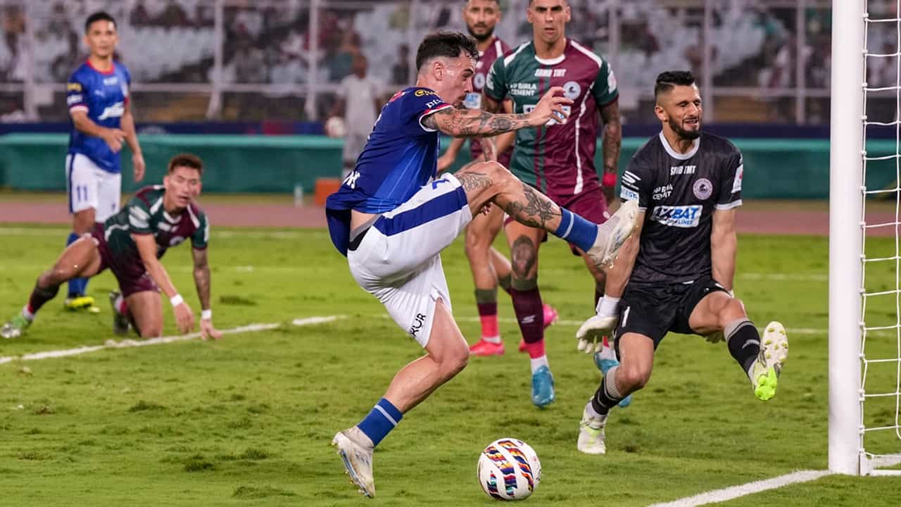 Indian Football: വില്യംസിനെ മാത്രമല്ല, അവരെയും എത്തിക്കണം; ഖാലിദ് ജമീലിന്റെ രാജതന്ത്രത്തിന് കയ്യടിച്ച് ആരാധകര്‍; ഇന്ത്യന്‍ ഫുട്‌ബോളിന് പുതിയ ദിശാമാറ്റം