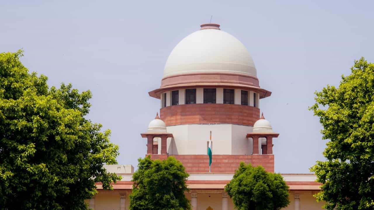 SC Bans Mining: ദേശീയോദ്യാനങ്ങളുടെയും വന്യജീവി സങ്കേതങ്ങളുടെയും ഒരു കിലോമീറ്റർ ചുറ്റളവിൽ ഖനനം പാടില്ല; ‌സുപ്രീംകോടതി