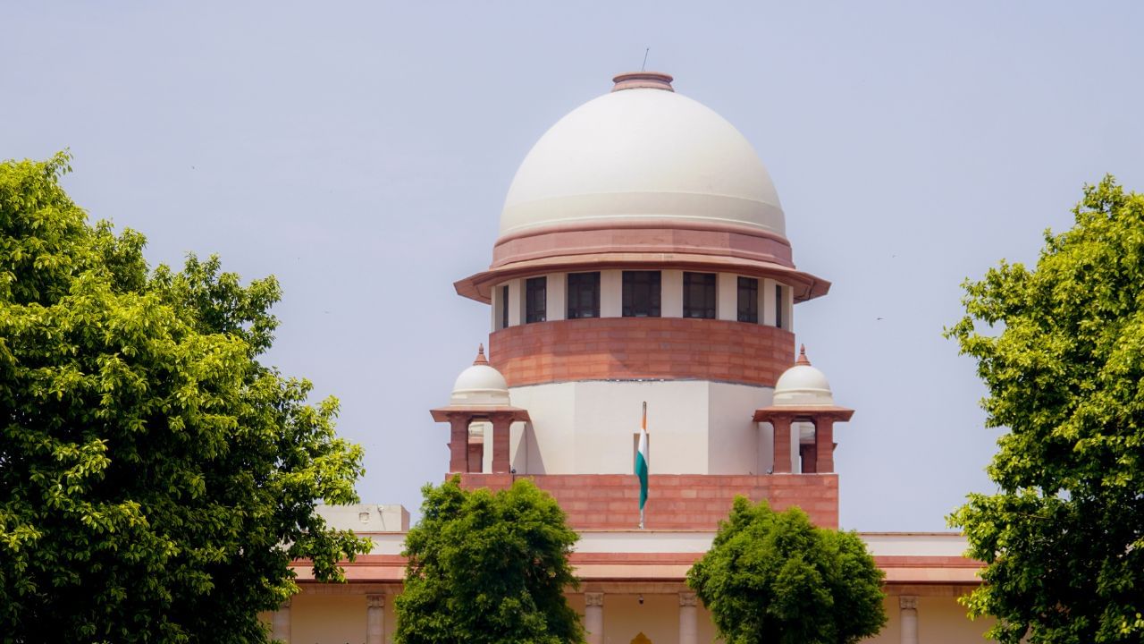 SC Bans Mining: ദേശീയോദ്യാനങ്ങളുടെയും വന്യജീവി സങ്കേതങ്ങളുടെയും ഒരു കിലോമീറ്റർ ചുറ്റളവിൽ ഖനനം പാടില്ല; ‌സുപ്രീംകോടതി