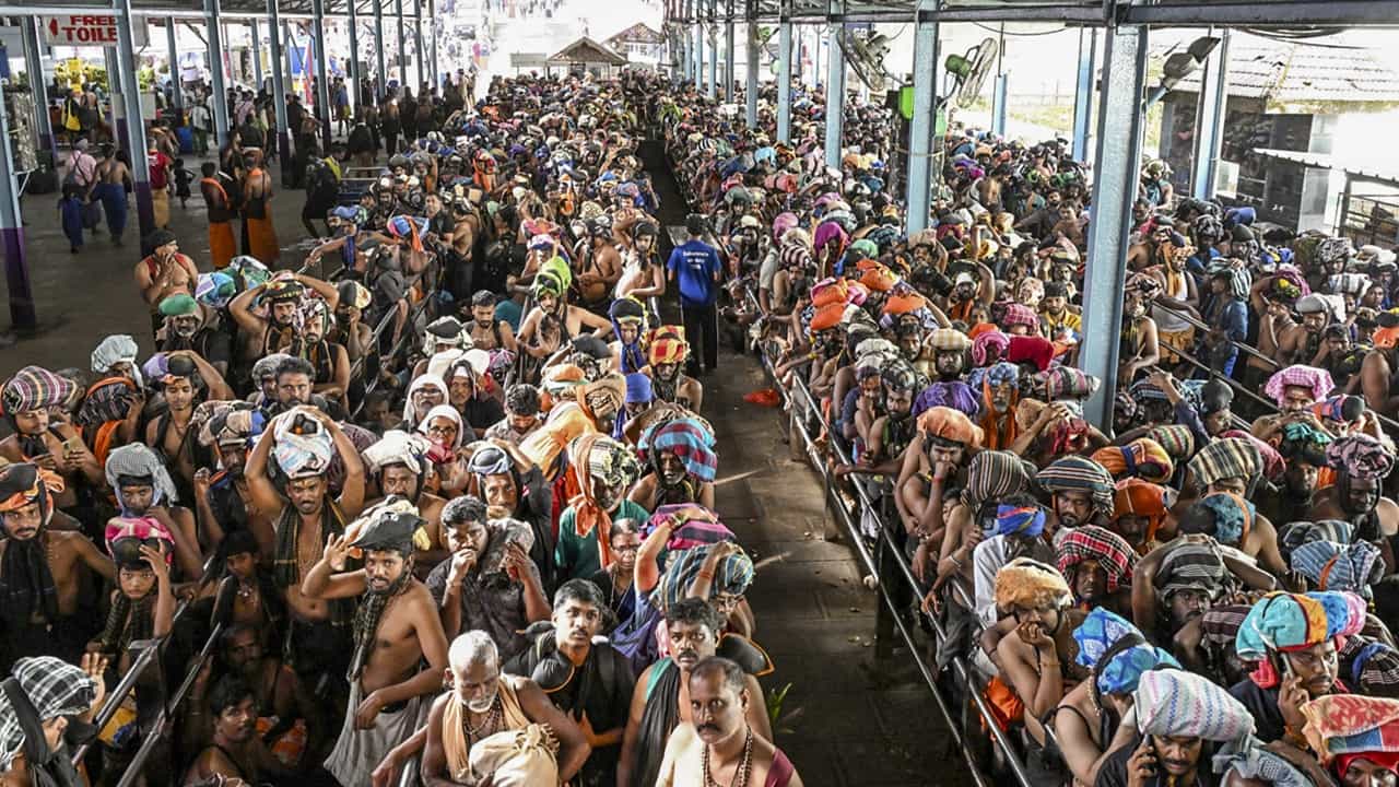 Sabarimala Crowd: ഒരു ദിവസം 75,000 പേര്‍ക്ക് ദര്‍ശനം; സ്‌പോട്ട് ബുക്കിങ് 5,000 പേര്‍ക്ക് മാത്രം