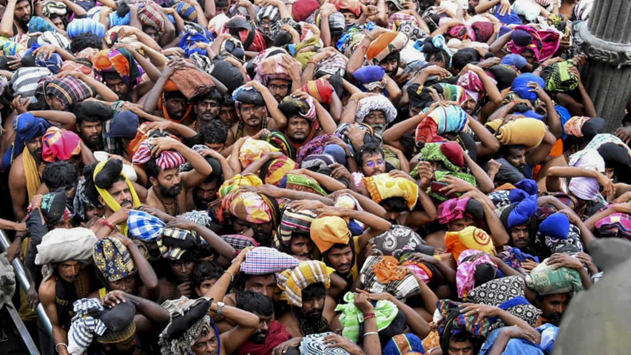 Sabarimala Mandala Kalam 2025: ഒരു മിനിറ്റില്‍ ഇനി 85 ഭക്തര്‍ പതിനെട്ടാം പടി കയറും; സ്‌പോട്ട് ബുക്കിങിലും മാറ്റം