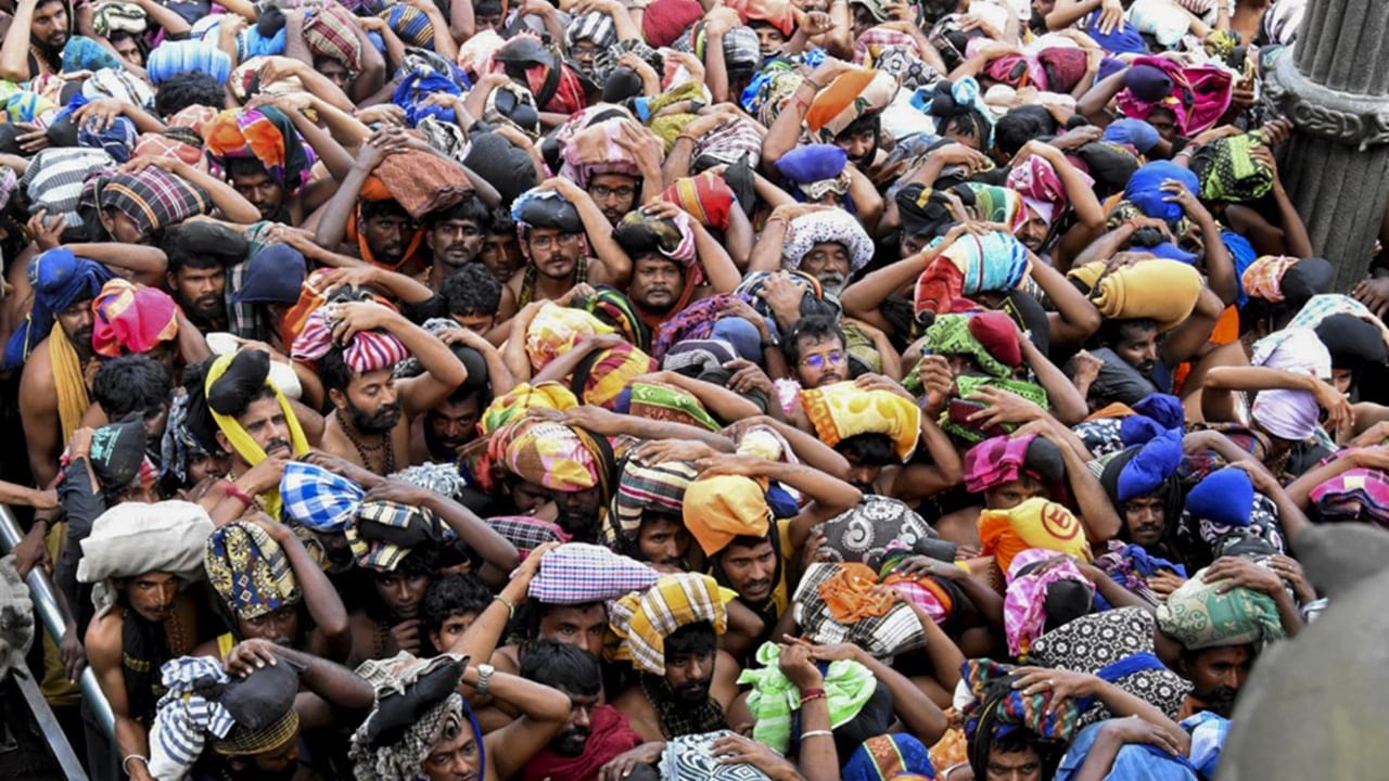 Sabarimala Mandala Kalam 2025: ഒരു മിനിറ്റില്‍ ഇനി 85 ഭക്തര്‍ പതിനെട്ടാം പടി കയറും; സ്‌പോട്ട് ബുക്കിങിലും മാറ്റം