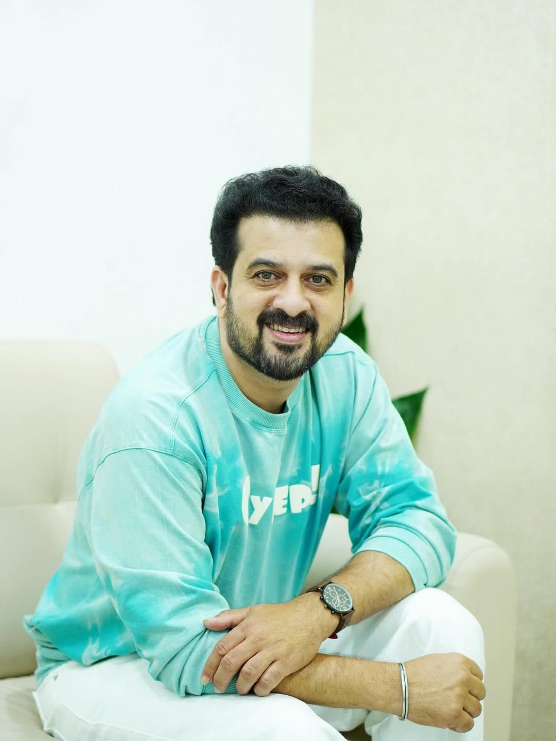 മലയാള ടെലിവിഷൻ പ്രേക്ഷകരുടെ പ്രിയ താരമാണ് സാജൻ സൂര്യ. താരം നായകനായി എത്തിയ ഗീതാഗോവിന്ദം എന്ന സീരിയലിലാണ് ഒടുവിൽ അഭിനയിച്ചത്. ബിഗ് ബോസ് സീസൺ ഏഴിലെ മത്സരാർത്ഥിയായിരുന്നു ബിന്നി സെബാസ്റ്റ്യനാണ് പരമ്പരയിൽ നായികയായി എത്തിയത്. സുഹൃത്തുക്കളിൽ പലരും ബിഗ് ബോസിൽ മത്സരിച്ചിട്ടും എന്തുകൊണ്ട് താൻ ഇതുവരെ ഷോയിൽ പങ്കെടുത്തില്ലെന്ന ചോദ്യത്തിന് മറുപടി നൽകുകയാണ് സാജൻ സൂര്യ. (Image Credits: Instagram)