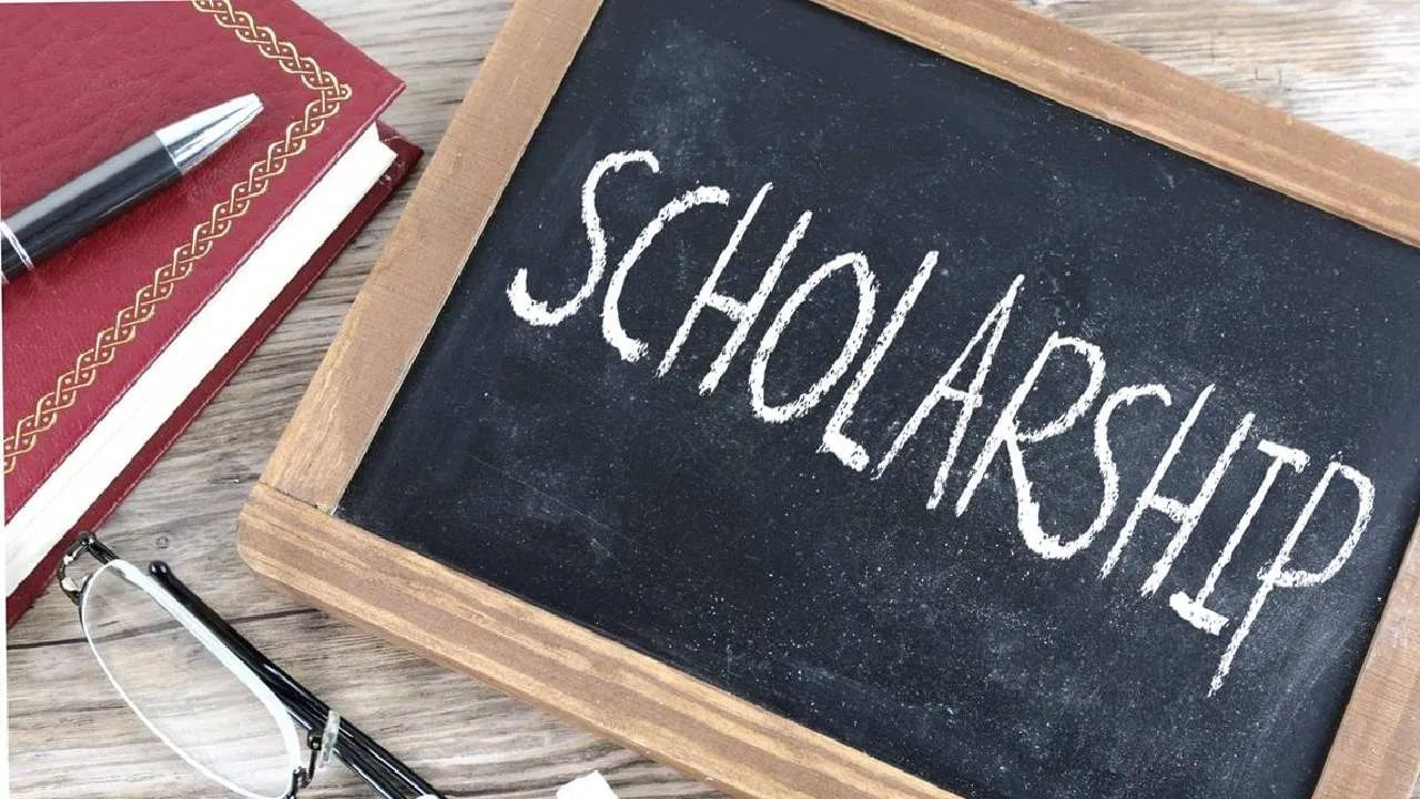 Prajwala Scholarship: പിഎസ്‌സി കോച്ചിങ്ങിന്‌ പോകുന്നുണ്ടോ? എന്നാല്‍ സര്‍ക്കാര്‍ സ്‌കോളര്‍ഷിപ്പ് തരും