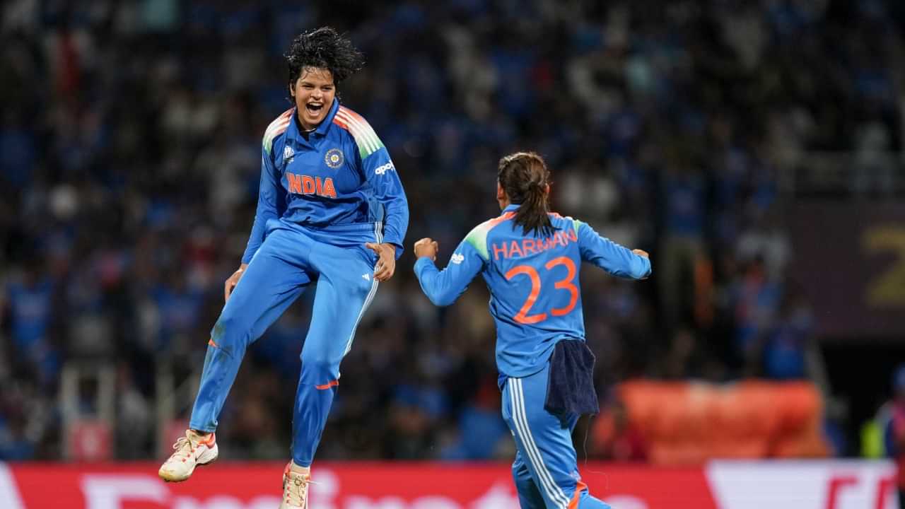 Womens ODI World Cup 2025: ടിവിയിൽ കളി കണ്ടുകൊണ്ടിരുന്നിട്ട് ഫൈനലിൽ മാൻ ഓഫ് ദി മാച്ച് പ്രകടനം; ഇത് ഷഫാലിയുടെ തിരിച്ചുവരവ് Womens ODI World Cup 2025: ടിവിയിൽ കളി കണ്ടുകൊണ്ടിരുന്നിട്ട് ഫൈനലിൽ മാൻ ഓഫ് ദി മാച്ച് പ്രകടനം; ഇത് ഷഫാലിയുടെ തിരിച്ചുവരവ്