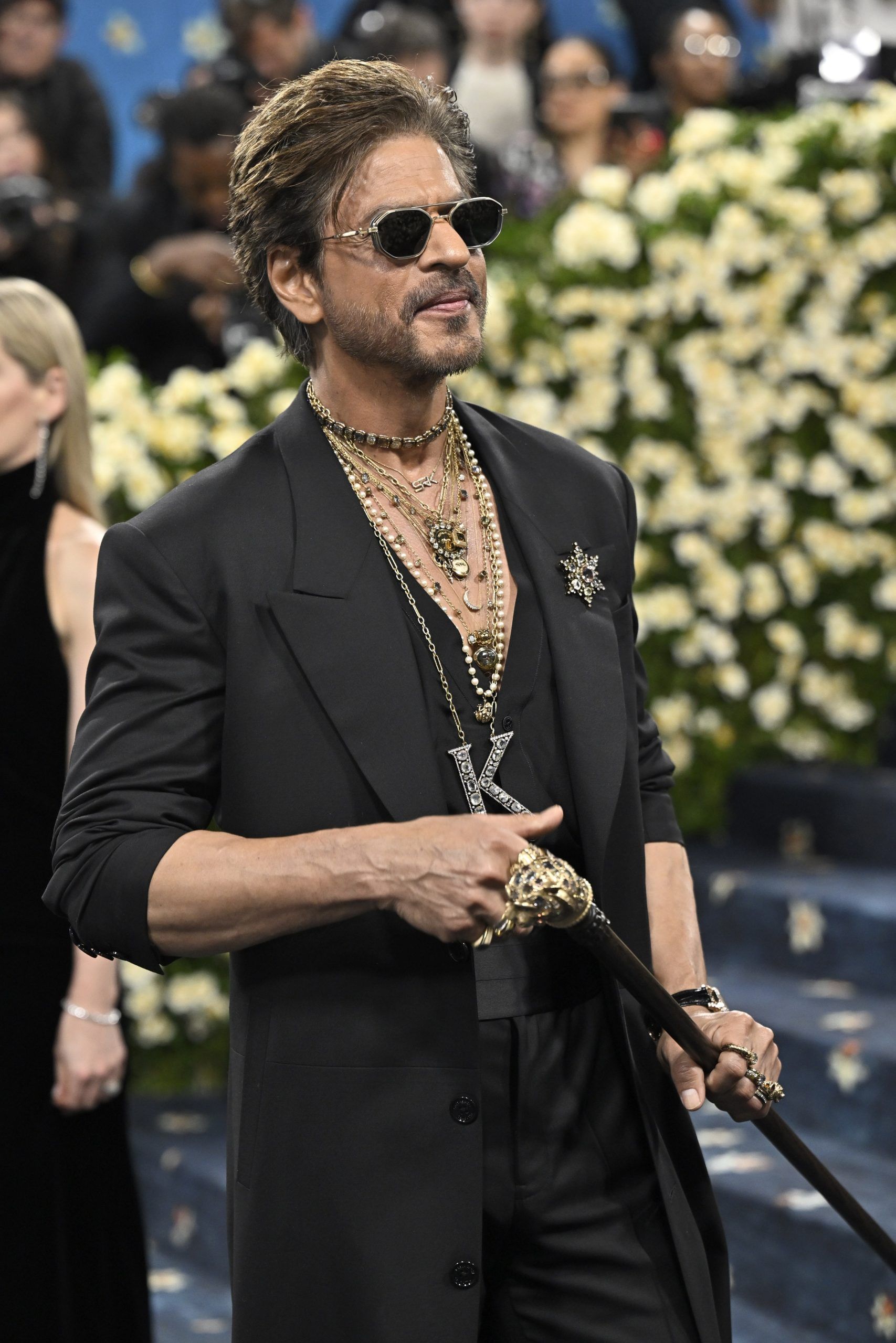 ബോളിവുഡിന്റെ സ്വന്തം കിങ് ഖാൻ ഷാരൂഖിന് ഇന്ന് 60 വയസ്സ് തികയുകയാണ്. തങ്ങളുടെ താരത്തിന്റെ പിറന്നാൾ ​ഗംഭീരമായി ആഘോഷമാക്കാനുള്ള ശ്രമങ്ങളിലാണ് ആരാധകർ. 90 കളിൽ സിനിമ മോഹവുമായി മുംബൈയുടെ തെരുവുകളിലേക്ക് എത്തിയ താരം പിന്നീട്  ബോളിവുഡിലെ ഏറ്റവും വലിയ സൂപ്പർസ്റ്റാറാകുന്ന കാഴ്ചയാണ് കണ്ടത്. (Image Credits: PTI)
