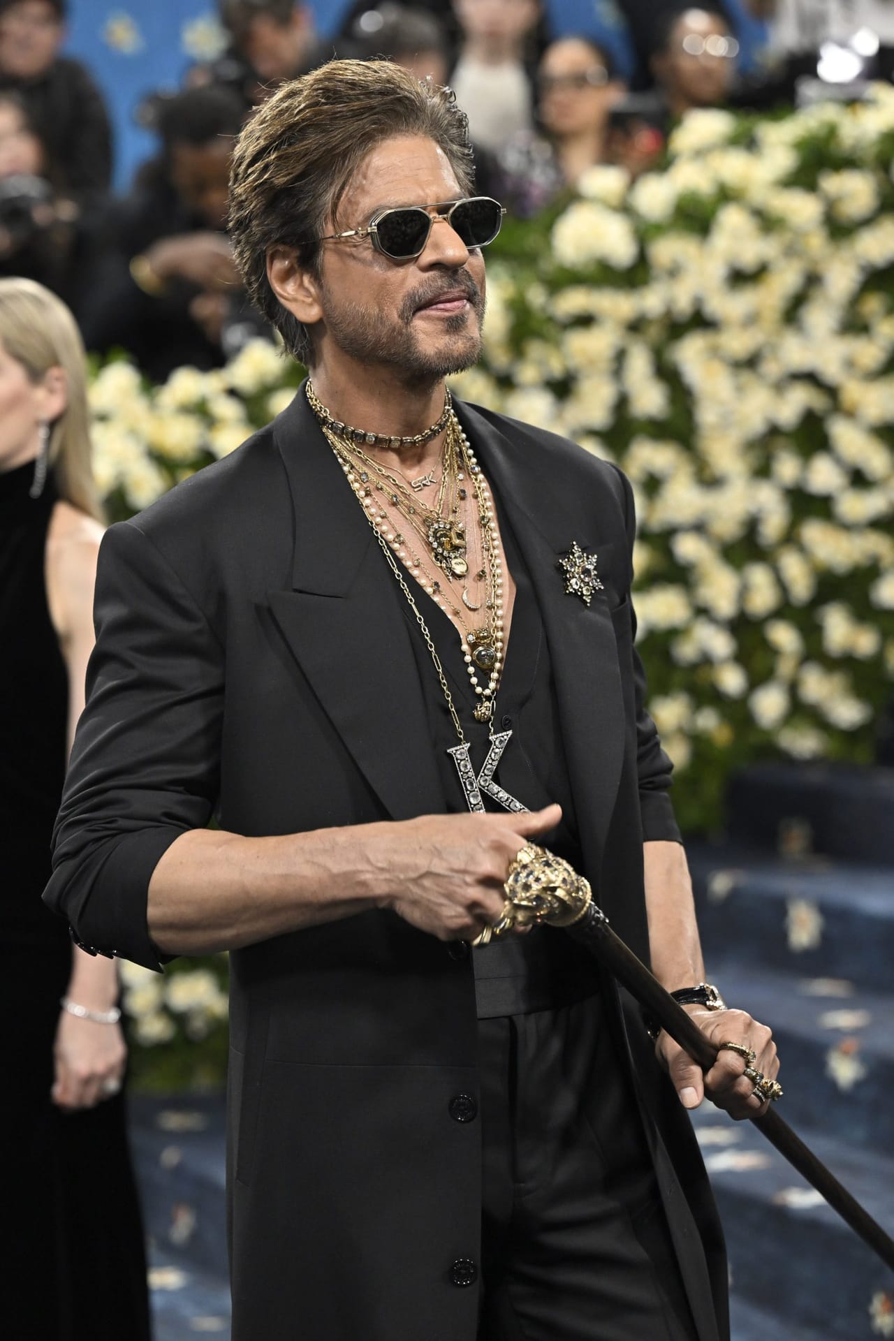 ബോളിവുഡിന്റെ സ്വന്തം കിങ് ഖാൻ ഷാരൂഖിന് ഇന്ന് 60 വയസ്സ് തികയുകയാണ്. തങ്ങളുടെ താരത്തിന്റെ പിറന്നാൾ ​ഗംഭീരമായി ആഘോഷമാക്കാനുള്ള ശ്രമങ്ങളിലാണ് ആരാധകർ. 90 കളിൽ സിനിമ മോഹവുമായി മുംബൈയുടെ തെരുവുകളിലേക്ക് എത്തിയ താരം പിന്നീട്  ബോളിവുഡിലെ ഏറ്റവും വലിയ സൂപ്പർസ്റ്റാറാകുന്ന കാഴ്ചയാണ് കണ്ടത്. (Image Credits: PTI)
