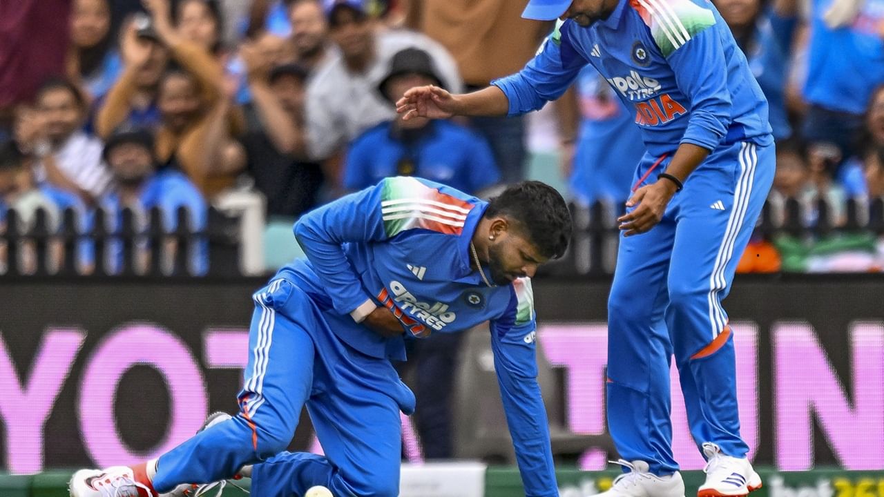 എന്നാല്‍ ചികിത്സയെ തുടര്‍ന്ന് ആരോഗ്യനില മെച്ചപ്പെട്ടു. തുടര്‍ന്ന് ഇന്ന് ഡിസ്ചാര്‍ജ് ചെയ്യുകയായിരുന്നു. താരത്തെ ഡിസ്ചാര്‍ജ് ചെയ്തതില്‍ സന്തോഷമുണ്ടെന്ന് ബിസിസിഐ അറിയിച്ചു  (Image Credits: PTI)