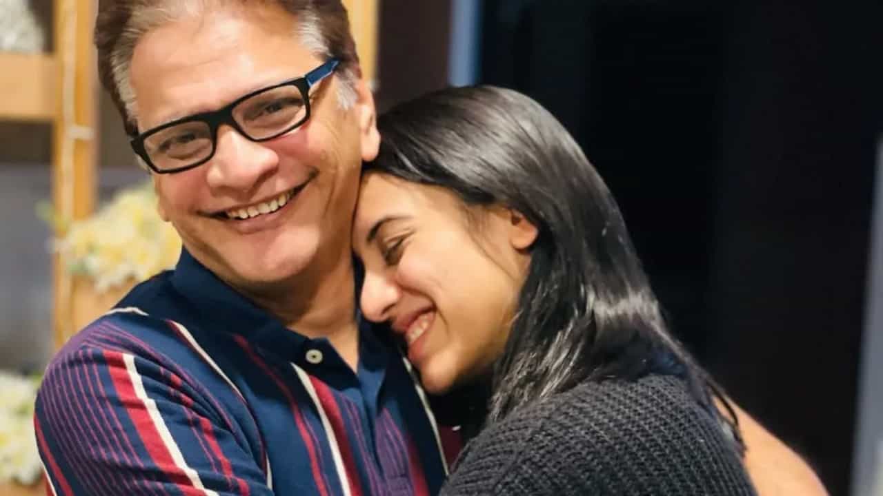 Smriti Mandhana Wedding: കല്യാണ തയ്യാറെടുപ്പുകളുടെ മാനസികസമ്മർദ്ദമാവാം ഹൃദയാഘാതത്തിന് കാരണം; പ്രതികരണവുമായി ഡോക്ടർ Smriti Mandhana Wedding: കല്യാണ തയ്യാറെടുപ്പുകളുടെ മാനസികസമ്മർദ്ദമാവാം ഹൃദയാഘാതത്തിന് കാരണം; പ്രതികരണവുമായി ഡോക്ടർ