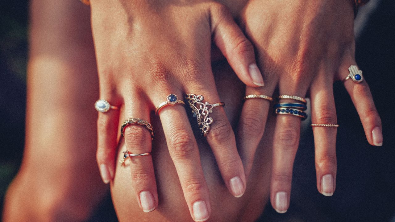 Silver: വീട്ടില്‍ എത്ര വെള്ളിയുണ്ട്? സ്വര്‍ണം പോലല്ല, വെള്ളി സൂക്ഷിക്കുന്നതില്‍ അല്‍പം ശ്രദ്ധിക്കണം