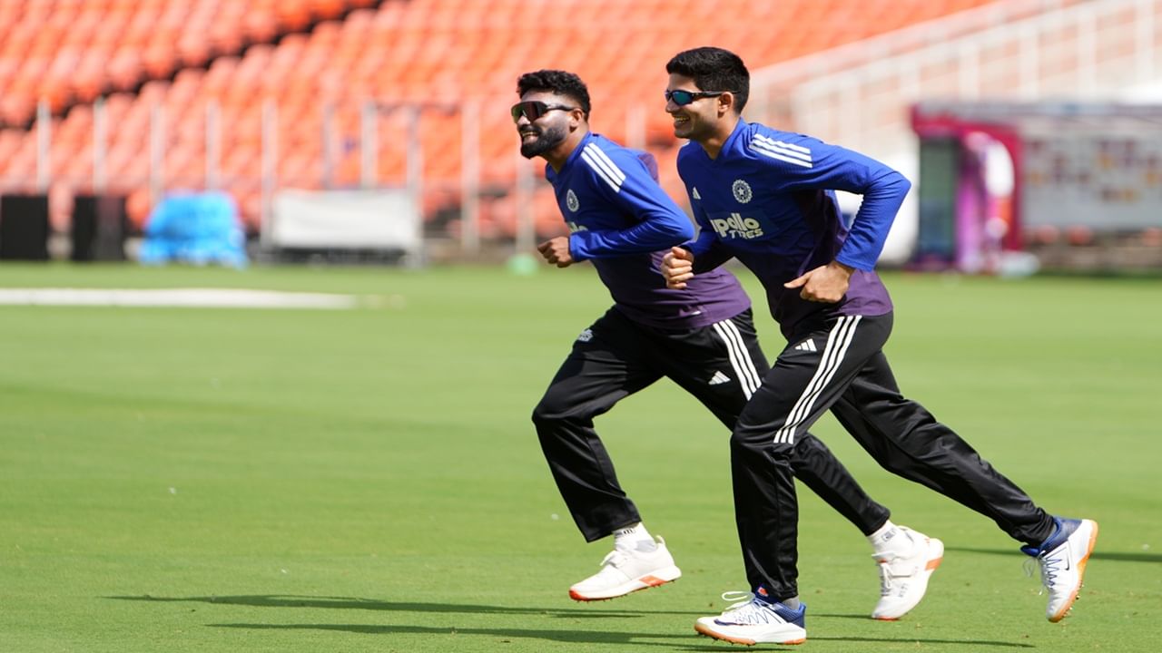 രണ്ട് രാജ്യങ്ങളിലെയും ഏഴ് വേദികളിലായാണ് ലോകകപ്പ് നടക്കുന്നത്. വേദികള്‍ സംബന്ധിച്ച് അന്തിമ സ്ഥിരീകരണം ലഭ്യമായിട്ടില്ല. മുംബൈ, ഡല്‍ഹി, ചെന്നൈ, കൊല്‍ക്കത്ത, അഹമ്മദാബാദ് നഗരങ്ങളിലാകും ഇന്ത്യയിലെ മത്സരങ്ങള്‍ നടക്കുന്നത് (Image Credits: PTI)