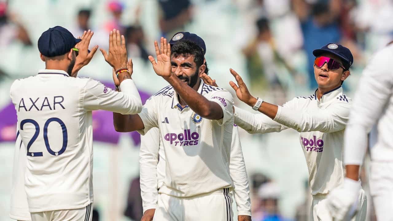 India vs South Africa: ടോപ്പ് ഓർഡർ പിഴുത് ബുംറ; ഒപ്പം ചേർന്ന് കുൽദീപ്: ഇന്ത്യക്കെതിരെ ദക്ഷിണാഫ്രിക്ക പതറുന്നു