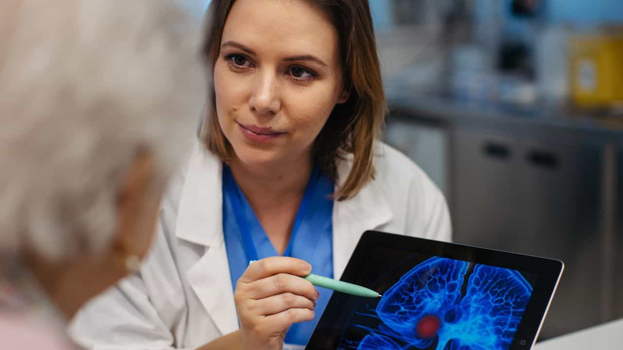 Stroke Symptoms: കൈയിൽ മരവിപ്പ് ഉണ്ടാവാറുണ്ടോ... അവ​ഗണിക്കരുത്; സ്ട്രോക്കിൻ്റെ ലക്ഷണങ്ങൾ ഇതെല്ലാം