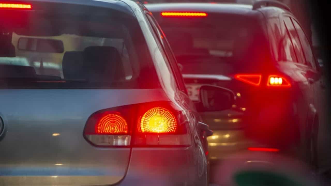 Traffic Diversions: ആലപ്പുഴ - കൊച്ചി ദേശീയപാതയിൽ ഗതാഗത നിയന്ത്രണം; ചേർത്തല - അരൂക്കുറ്റി ഭാഗങ്ങളിൽ നിന്ന് വഴിതിരിച്ചുവിടുന്നു