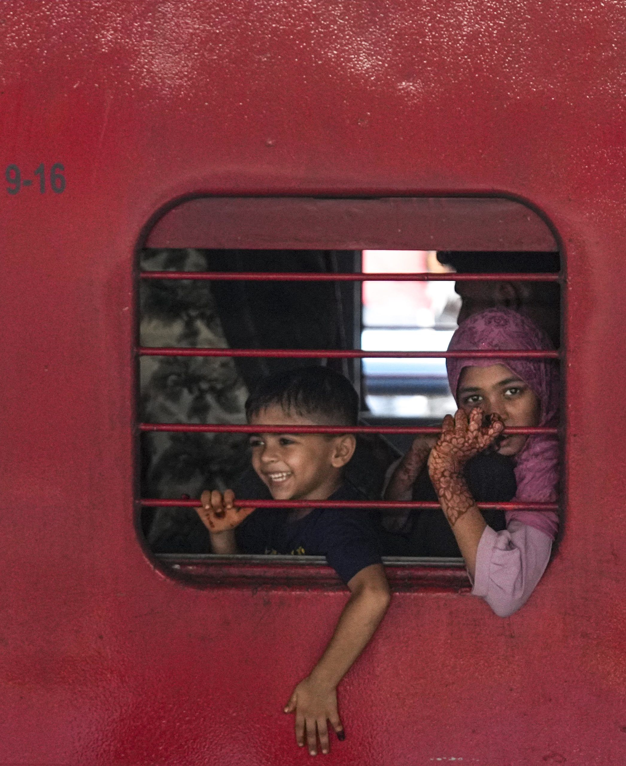 6. കന്യാകുമാരി-ദിബ്രുഗജ് വിവേക് സൂപ്പർഫാസ്റ്റ് എക്സ്പ്രസ് (22503) 7. തിരുവനന്തപുരം സെൻട്രൽ-രാമേശ്വരം അമൃത എക്സ്പ്രസ് (16343) 8. തിരുവനന്തപുരം നോർത്ത്- നിലമ്പൂർ രോ് രാജ്യറാണി എക്സ്പ്രസ് (16349) 9. തിരുവനന്തപുരം സെൻട്രൽ – മംഗളൂരു സെൻട്രൽ എക്സ്പ്രസ് (16347)