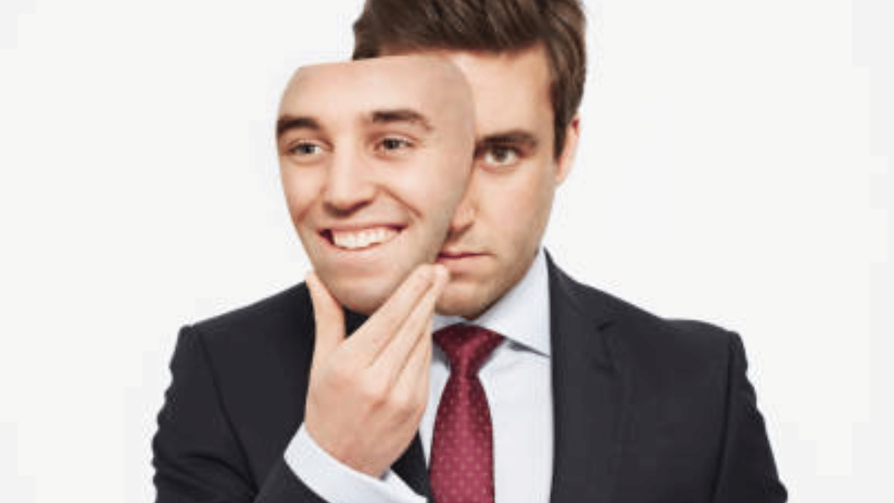 നിങ്ങളുടെ ജീവിത പുരോഗതിയിൽ അസൂയപ്പെടുന്ന, അല്ലെങ്കിൽ നിങ്ങളെ കുറിച്ച് മോശമായി സംസാരിക്കുന്ന പുരുഷന്മാരിൽ നിന്ന് നിങ്ങൾ അകന്നു നിൽക്കണം. ഇത്തരക്കാരുടെ നെഗറ്റീവ് ചിന്തകൾ നിങ്ങളെ തകർക്കും. അതിനാൽ, സ്ത്രീകൾ ഇത്തരക്കാരിൽ നിന്ന് അകന്നു നിൽക്കുന്നതാണ് നല്ലത്. (Image Credit: Getty Images)