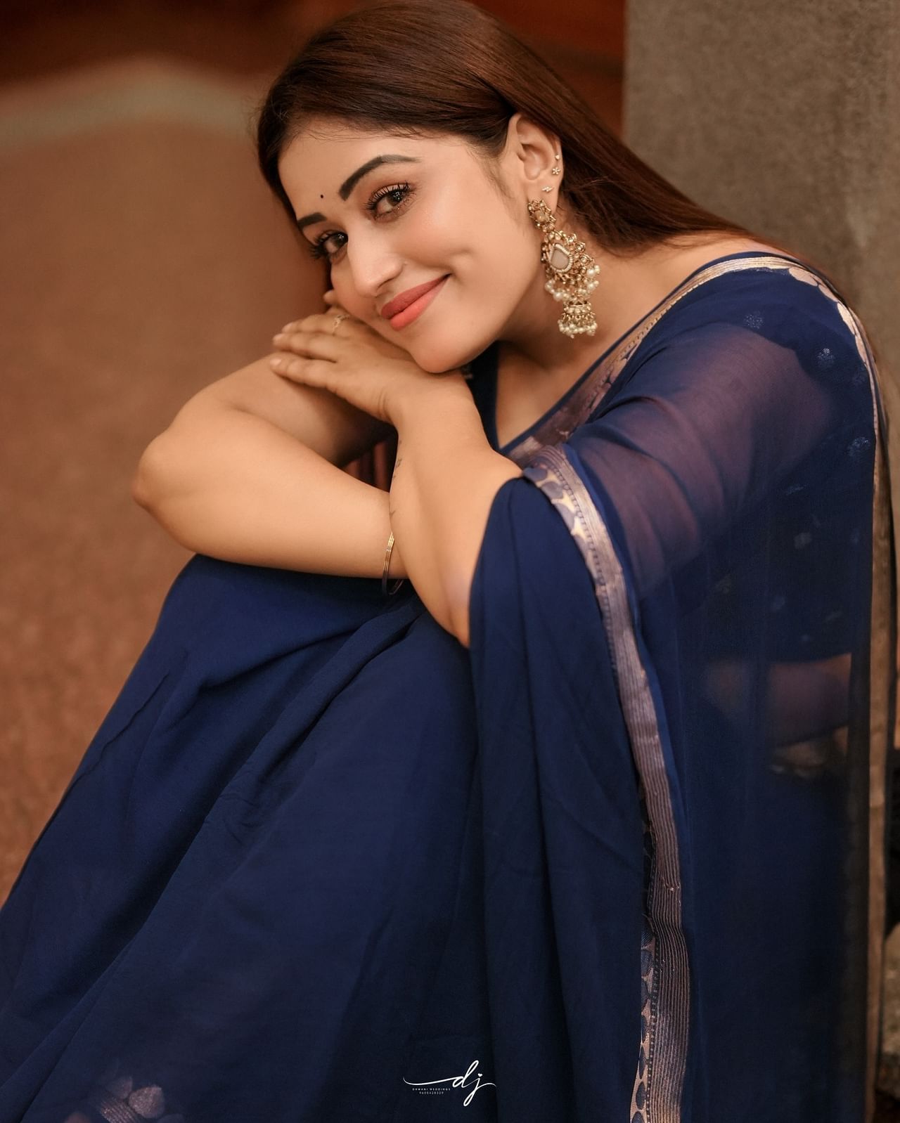 ഒരുപാട് സങ്കടം തന്നിട്ട് പെട്ടെന്ന് ദൈവം നമുക്കൊരു സന്തോഷം തരും. അതാണ് തന്റെ ജീവിതത്തിൽ സംഭവിച്ചത് എന്നാണ് അനുമോൾ പറയുന്നത്.