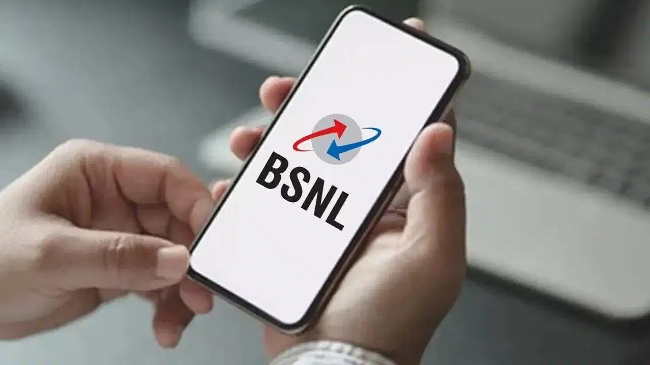 BSNL Offer : 72 ദിവസം അൺലിമിറ്റഡ് വോയ്സ് കോളുകൾ, കൈനിറയെ ഡാറ്റ... ബിഎസ്എൻഎല്ലിന്റെ പുതിയ റീചാർജ്ജ് ഓഫറെത്തി.... BSNL Offer : 72 ദിവസം അൺലിമിറ്റഡ് വോയ്സ് കോളുകൾ, കൈനിറയെ ഡാറ്റ... ബിഎസ്എൻഎല്ലിന്റെ പുതിയ റീചാർജ്ജ് ഓഫറെത്തി....
