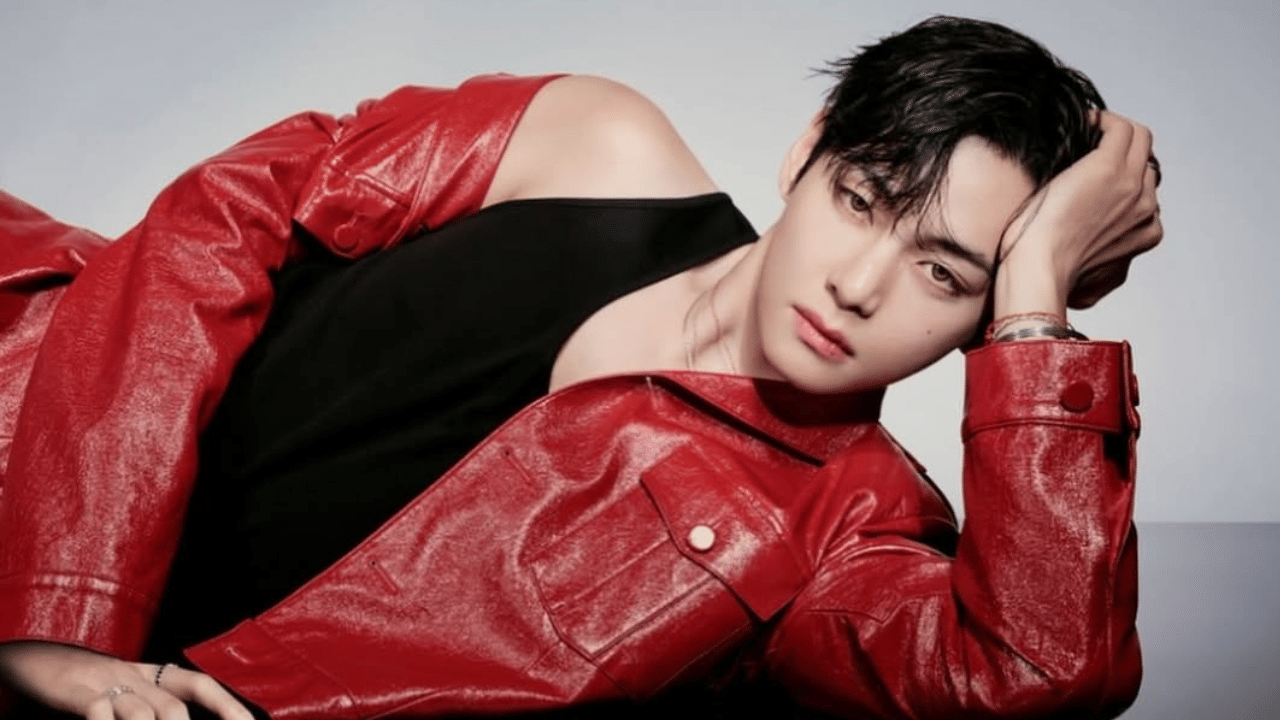 വി ഒരു സോളോ കരിയറിലും വിജയം നേടിയിട്ടുണ്ട്. നിരവധി സിംഗിളുകൾ പുറത്തിറക്കി. കൂടാതെ 'ഹ്വാരംഗ്: ദി പോയറ്റ് വാരിയർ യൂത്ത്' എന്ന കെ-ഡ്രാമയിലും 'ദി മോസ്റ്റ് ഓർഡിനറി റൊമാൻസ്' എന്ന സിനിമയിലും അദ്ദേഹം അഭിനയിച്ചിട്ടുണ്ട്.