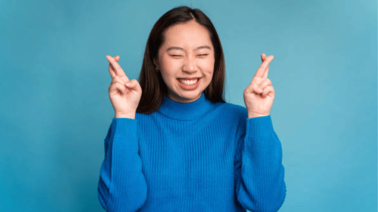 പലരും കരുതുന്നത് ആവശ്യത്തിന് പണവും സ്വത്തും സമ്പത്തും ഉണ്ടെങ്കിൽ മാത്രമേ ജീവിതത്തിൽ സന്തോഷവാനായിരിക്കാൻ കഴിയൂ എന്നാണ്. എന്നാൽ ആചാര്യ ചാണക്യന്റെ അഭിപ്രായത്തിൽ, ഈ മൂന്ന് കാര്യങ്ങളുള്ളവരാണ് ഈ ഭൂമിയിലെ യഥാർത്ഥ ഭാഗ്യവാന്മാർ.
