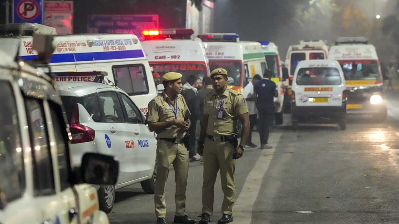 Delhi Blast: മരണസംഖ്യ ഉയരുന്നു, ദുഃഖം രേഖപ്പെടുത്തി മോദി, പരിക്കേറ്റവരെ സന്ദര്‍ശിച്ച് അമിത് ഷാ, രാജ്യം അതീവ ജാഗ്രതയില്‍