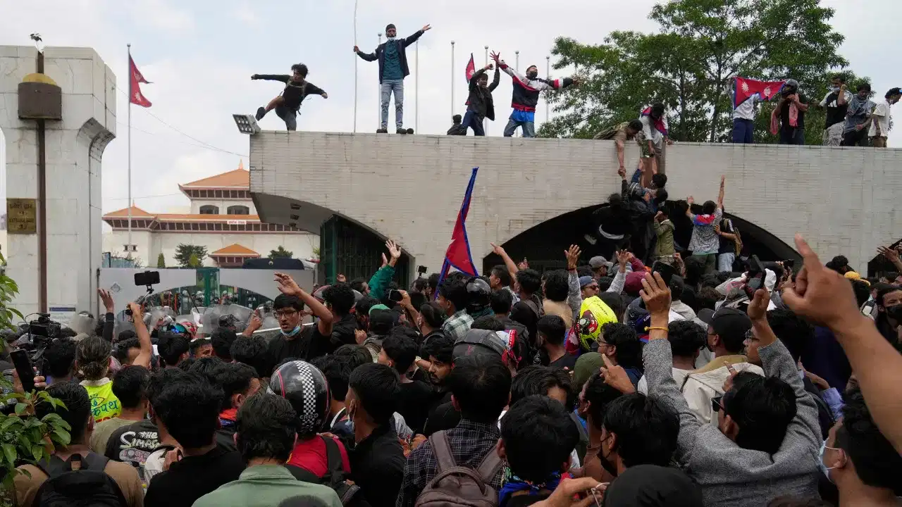 Nepal Gen-Z Protest: നേപ്പാളിൽ വീണ്ടും ജെൻസി സംഘർഷം: ബാരാ ജില്ലയിൽ കർഫ്യൂ പ്രഖ്യാപിച്ചു