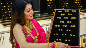 Gold Rate: സ്വർണം വാങ്ങാൻ പോകുന്നുണ്ടോ? വില ഒരു ലക്ഷം! ഇന്ന് കൂടിയോ കുറഞ്ഞോ?