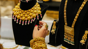 Gold: സ്വർണവിലയിൽ വൻ മാറ്റം വരുന്നു; വിപണിയിൽ താരം മറ്റൊരു കൂട്ടർ; 2026 ‘പൊൻ’ വർഷമോ? Gold: സ്വർണവിലയിൽ വൻ മാറ്റം വരുന്നു; വിപണിയിൽ താരം മറ്റൊരു കൂട്ടർ; 2026 ‘പൊൻ’ വർഷമോ?