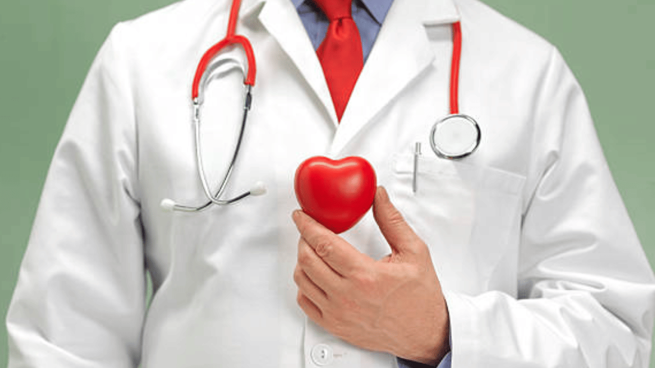 Vitamin D: വിറ്റാമിൻ ഡി കുറവ് ഹൃദയത്തെ ബാധിക്കുമോ? വിദഗ്ധർ പറയുന്നത് ഇങ്ങനെ....