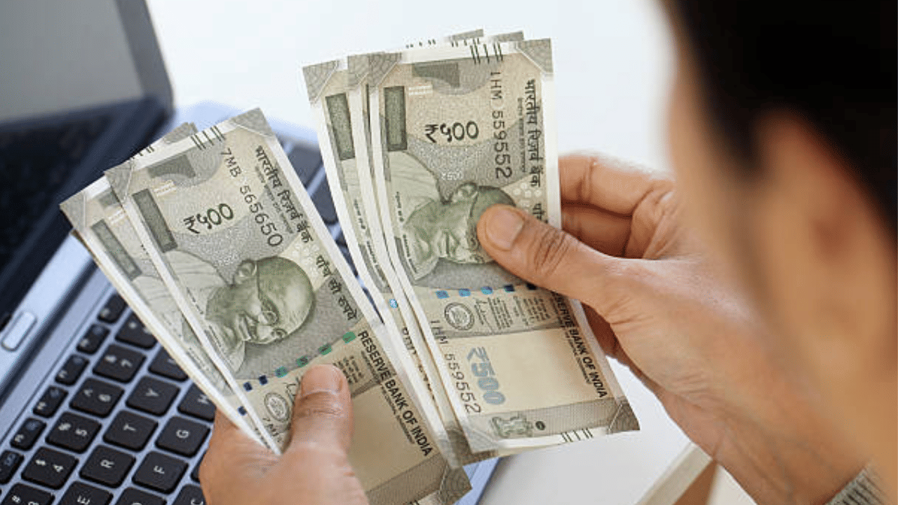 8th Pay Commission: ഫിറ്റ്മെന്റ് ഘടകം 2.86 ആയാൽ ശമ്പളം എത്ര കൂടും? കണക്കാക്കുന്നത് ഇങ്ങനെ....