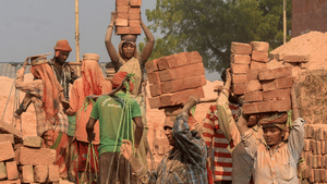 New Labour Code: പി.എഫിലും ഗ്രാറ്റുവിറ്റിയിലും വൻ മാറ്റം, 29 നി​യ​മ​ങ്ങ​ൾ ഇ​ല്ലാ​താ​കും; പുതിയ ലേബർ കോഡ് ഗുണമോ പണിയോ?