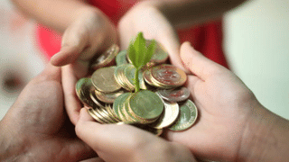 Gold Rate: സ്വർണം ആണ് സാറേ, നാളെ എന്താകുമെന്ന് അറിയാമോ? വില കൂട്ടാൻ ഇവരുണ്ട്!