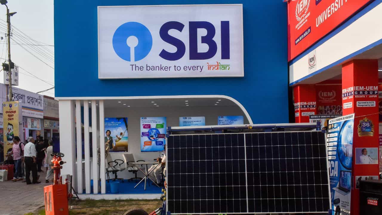 SBI Admit Card: എസ്ബിഐ ജൂനിയർ അസോസിയേറ്റ്സ് മെയിൻ പരീക്ഷയുടെ അഡ്മിറ്റ് കാർഡ് പുറത്ത്; പരിശോധിക്കാം