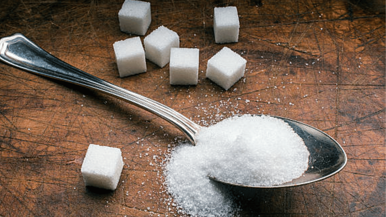 കൂടാതെ പഞ്ചസാരയുടെ ഉപയോഗം കുറയ്ക്കുന്നത് ഉയര്‍ന്ന രക്തസമ്മര്‍ദ്ദത്തെ കുറയ്ക്കാനും ഹൃദ്രോഗ സാധ്യതയെ കുറയ്ക്കാനും ഹൃദയാരോഗ്യം സംരക്ഷിക്കാനും സഹായിക്കും. (Image Credit: Getty Images)