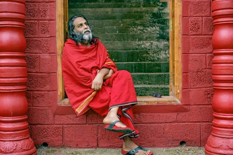  ജയറാമിനെ സാക്ഷിയല്ല ആക്കേണ്ടതെന്നും പ്രതിയാക്കണമെന്നും അദ്ദേഹം കൂട്ടിച്ചേർത്തു. ഡിഎൻഎ ന്യൂസ് മലയാളത്തിൽ സംസാരിക്കുകയായിരുന്നു ഇദ്ദേഹം.ജീവിതത്തിലും അല്ലാതെയും ജയറാം നടനാണ്. ഉണ്ണികൃഷ്ണൻ പോറ്റിയെ കൊണ്ട് പൂജയും നടത്തി ഭസ്മവും ഇട്ടാൽ എന്ത് പുണ്യമാണ് ലഭിക്കാൻ പോകുന്നത്. 
