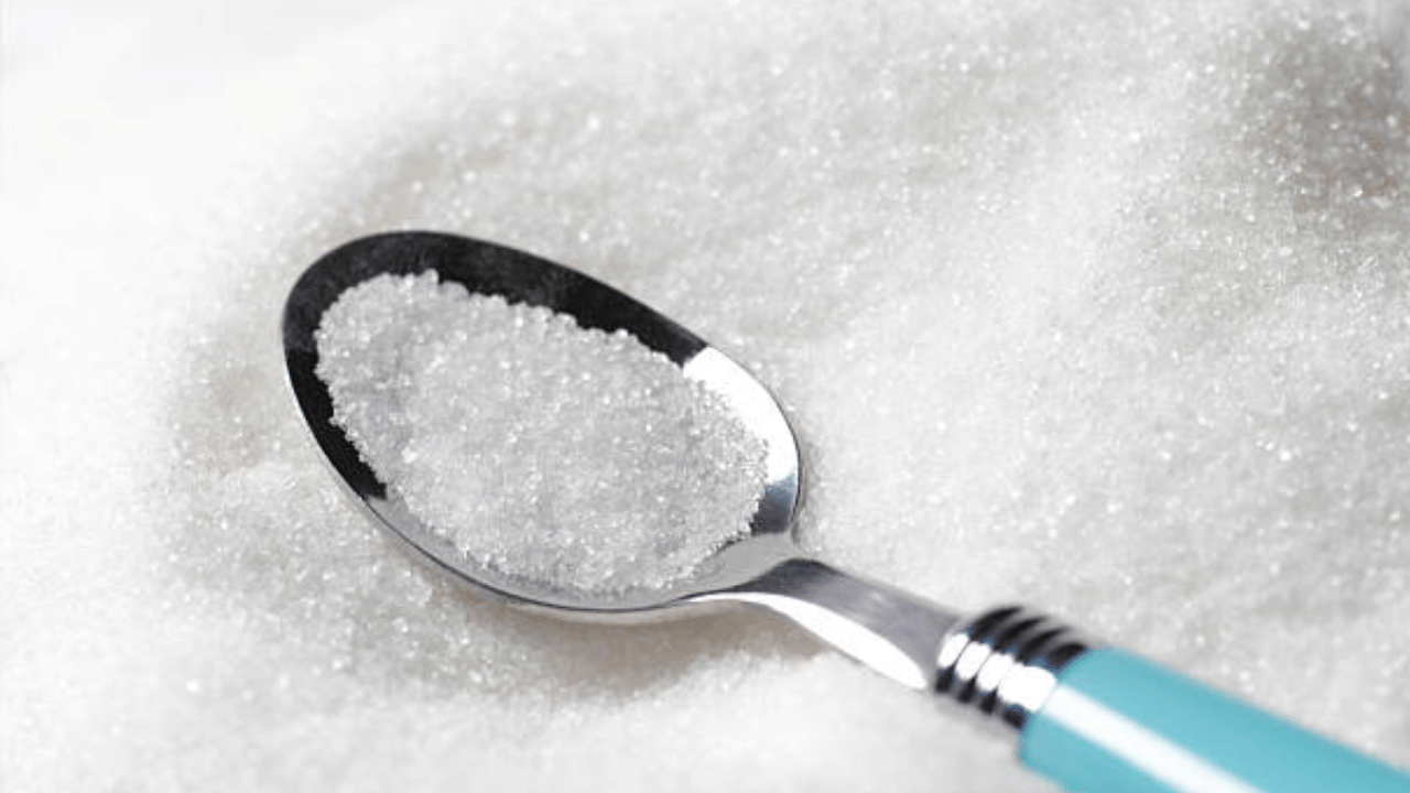 സ്ത്രീ ഉപയോക്താക്കൾക്ക് സബ്സിഡി ഇതര ഉത്പന്നങ്ങൾക്ക് 10 ശതമാനം അധിക വിലക്കുറവ് അനുവദിക്കും. ആയിരം രൂപയ്ക്ക് മുകളിൽ ഉത്പന്നം വാങ്ങുന്ന എല്ലാ ഉപയോക്താക്കൾക്കും ഒരുകിലോ പഞ്ചസാര 5 രൂപയ്ക്ക് നൽകും. (Image Credit: Getty Images)
